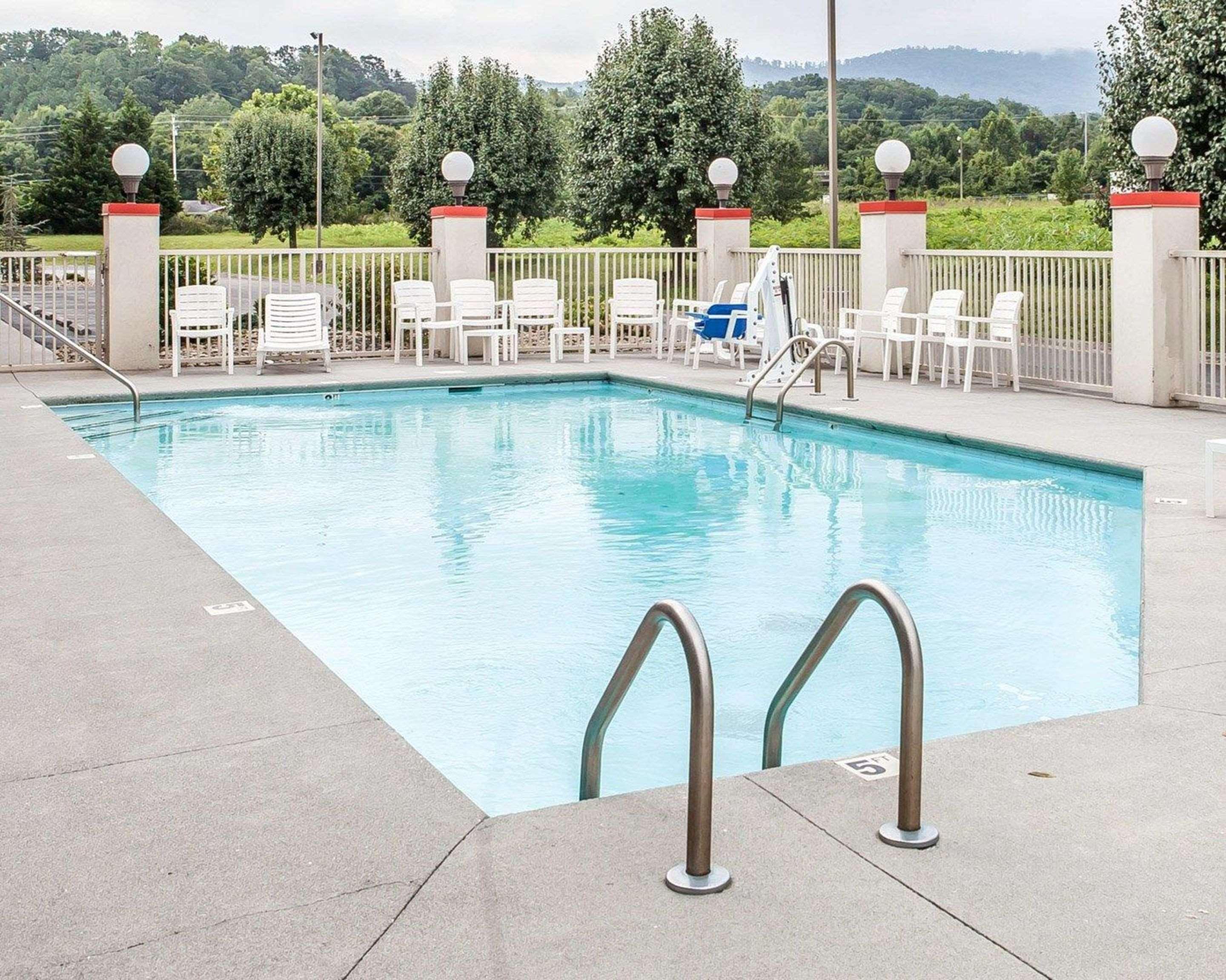 Econo Lodge نيوبورت المظهر الخارجي الصورة