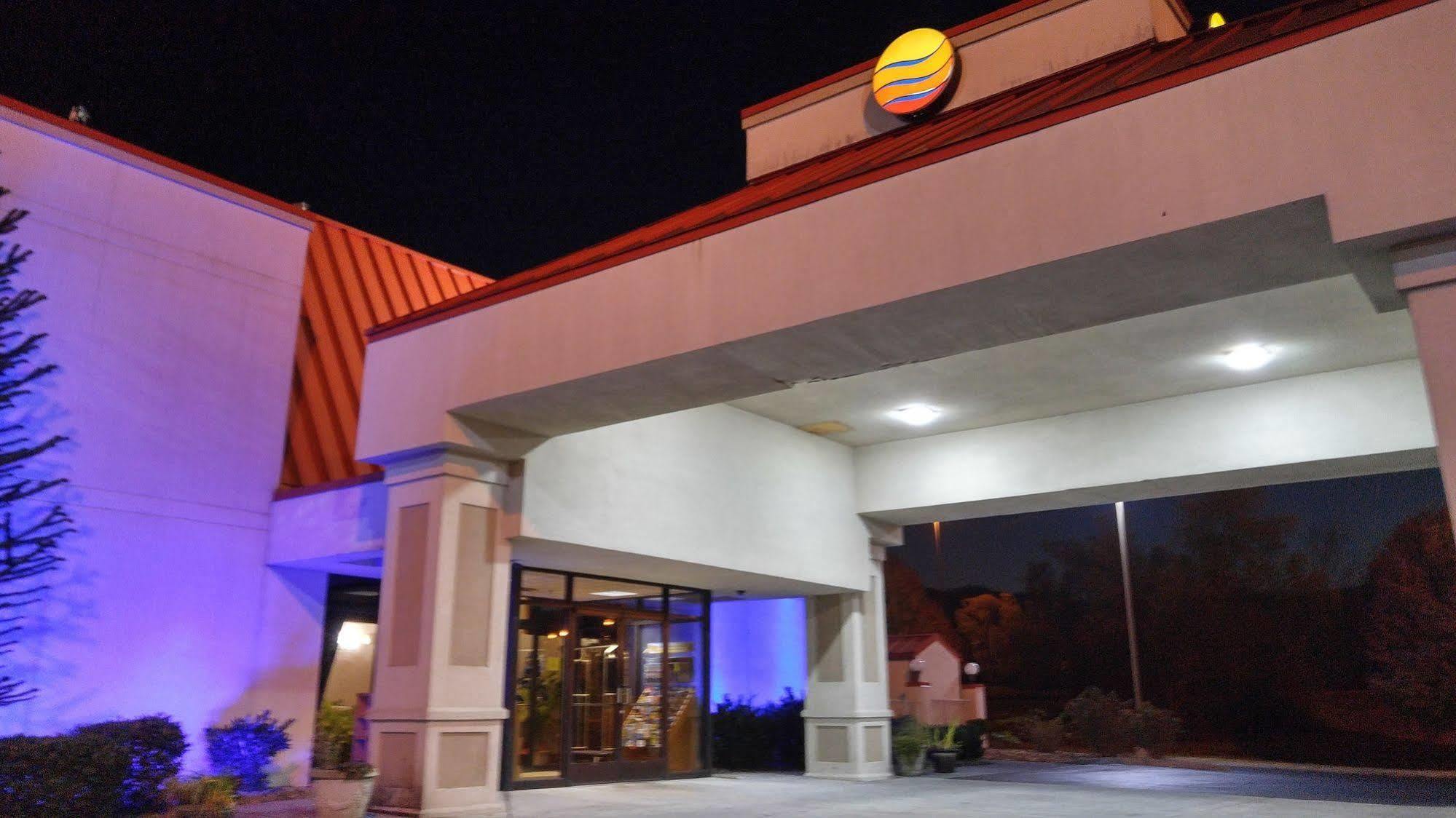 Econo Lodge نيوبورت المظهر الخارجي الصورة