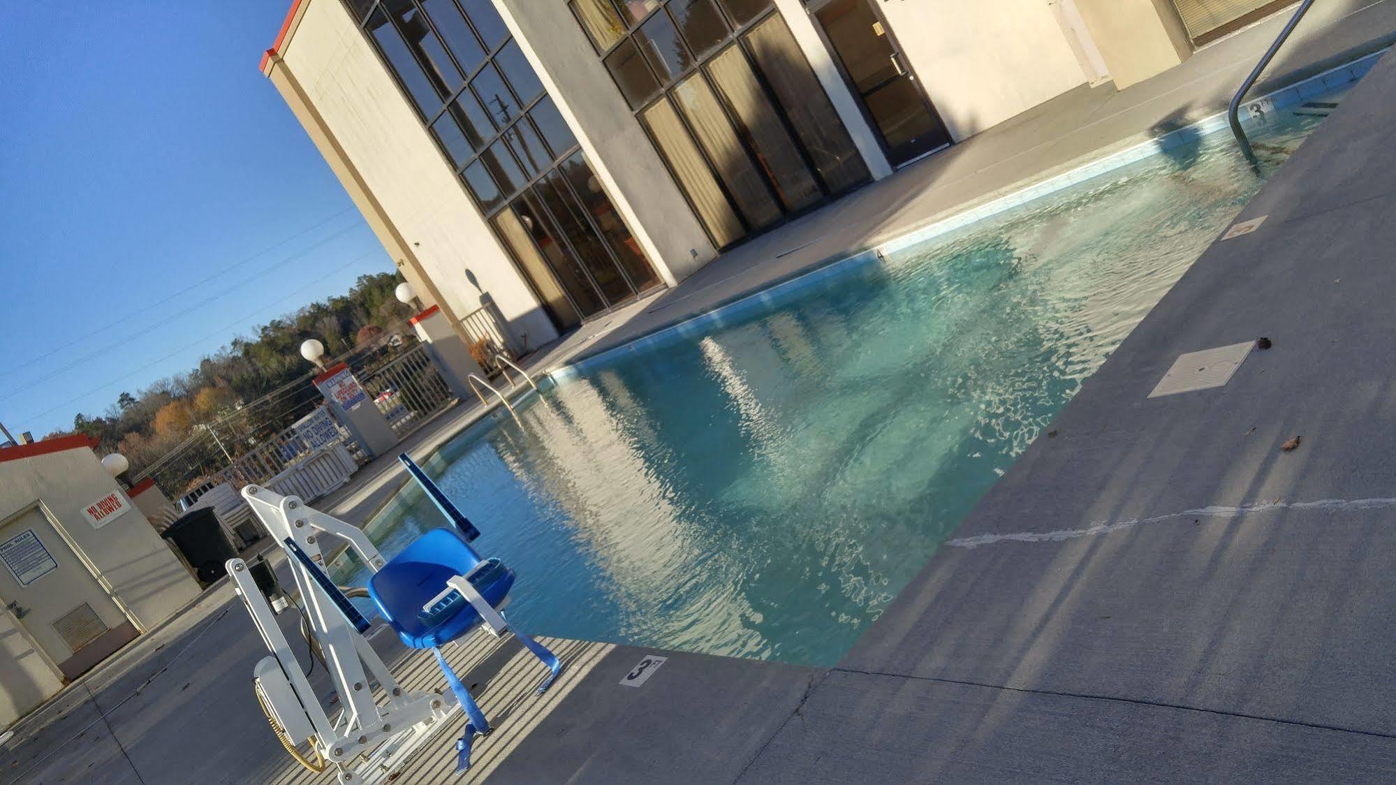 Econo Lodge نيوبورت المظهر الخارجي الصورة